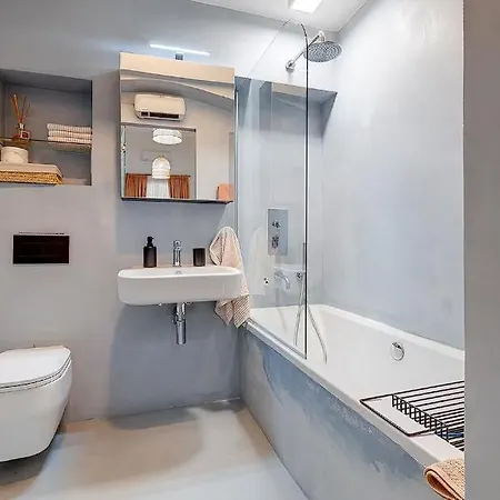 בית אירוח Townhouse With Terrace And Pool ! *
