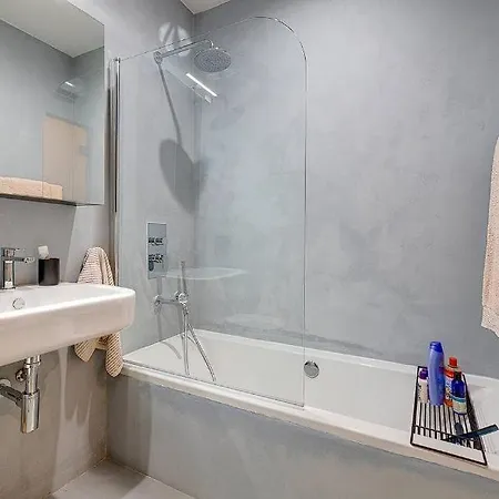 Townhouse With Terrace And Pool ! Kwatera prywatna *