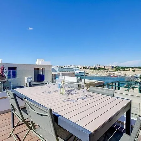 Ubytování v soukromí Townhouse With Terrace And Pool ! Senglea