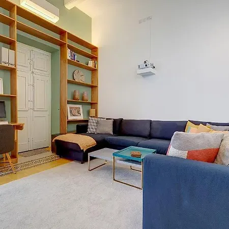 Ubytování v soukromí Townhouse With Terrace And Pool !